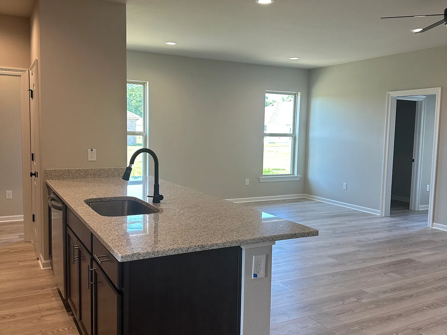4 bed, 1568 sqft, $2,200 — Photo 4