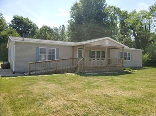 4066 E Dutch Creek Rd, Pekin, IN 47165