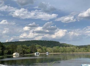 115 Lakeview Cir, Grant, AL 35747