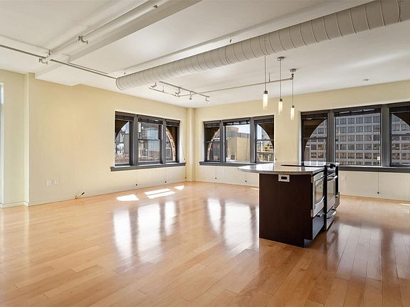 4th image of 915 Olive St APT 1411