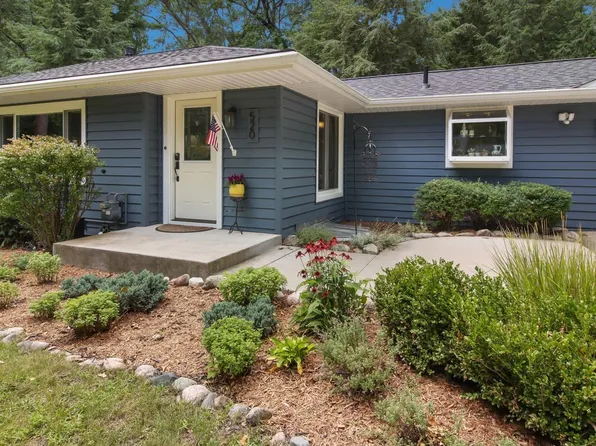 520 Belmont Dr, Traverse City, MI 49686
