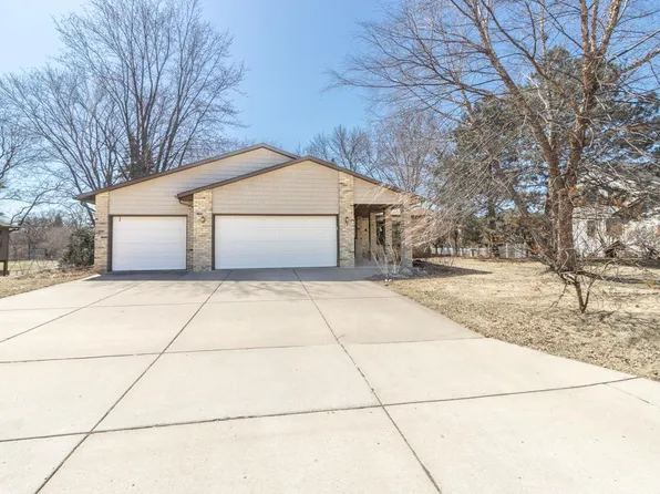 100 Duck Pond Dr, West Saint Paul, MN 55118