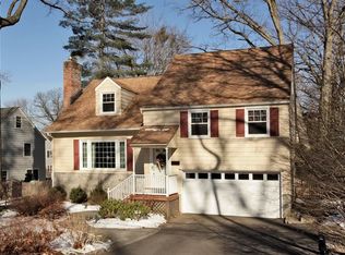 381 Hamilton Rd, Ridgewood, NJ 07450