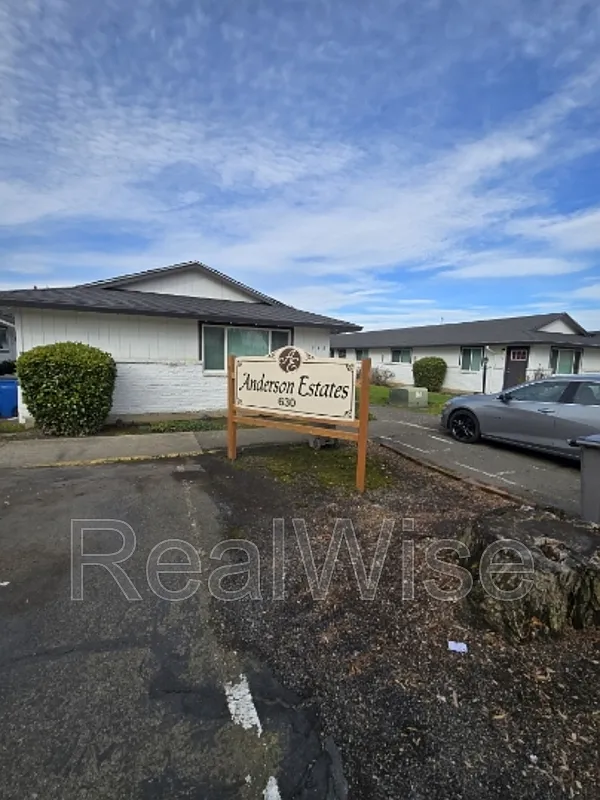 2 bed, 1.0 bath, 825 sqft, $1,295 — Photo 1