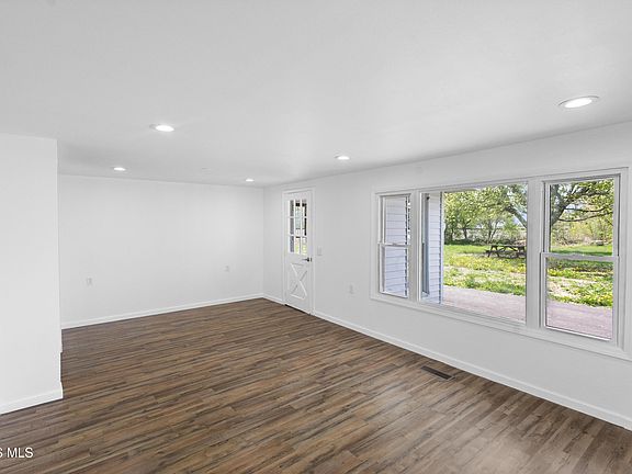 5th image of 2861 Latcha Rd