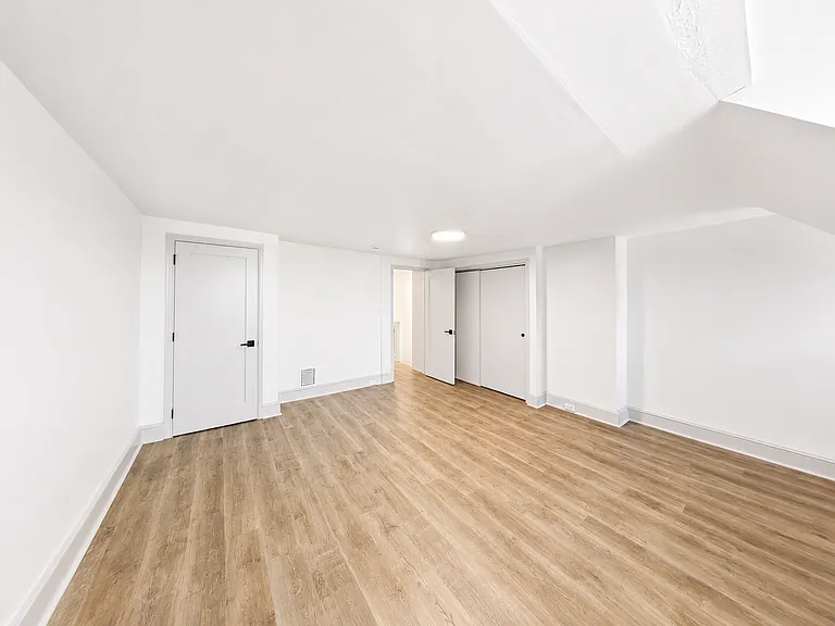 5233 Ridge Ave #2 — Photo 7