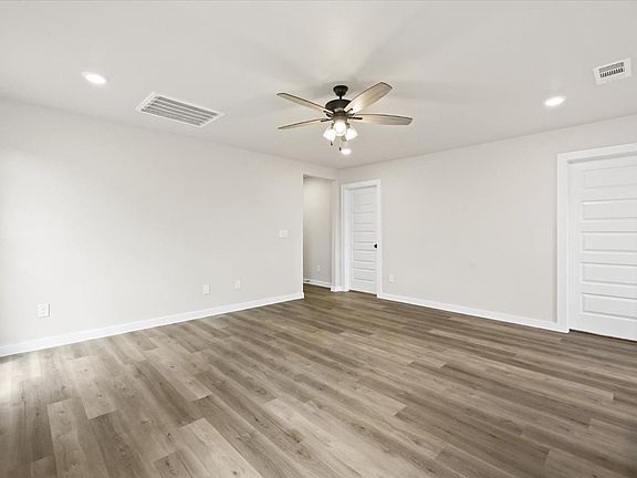 5th image of 3605 Venita Ave