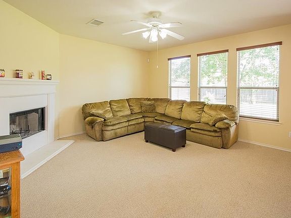 5th image of 20805 Farm Pond Ln