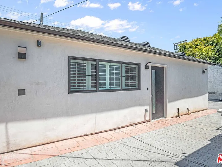 8322 Colegio Dr — Photo 13