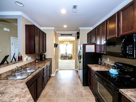 3rd image of 9556 Birkwood Ct