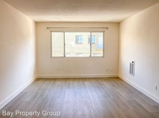 2945 McClure St #302, Oakland, CA 94609