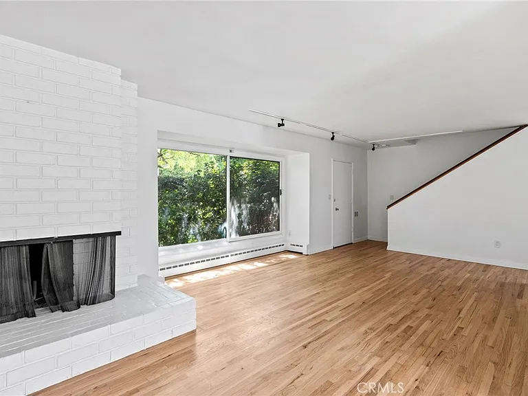 11761 W Sunset Blvd — Photo 3