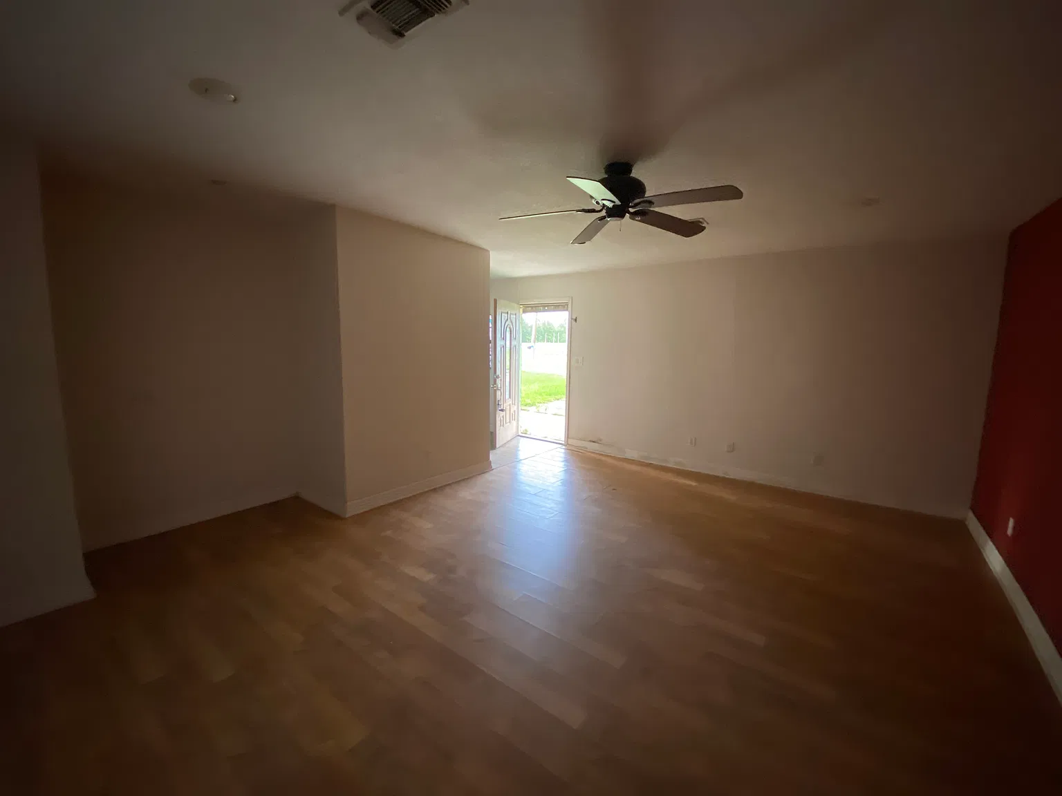 4 bed, 2200 sqft, $1,600 — Photo 3