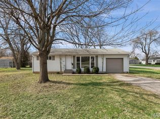 2125 E B St, Belleville, IL 62221