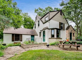 27W563 Manchester Rd, Winfield, IL 60190