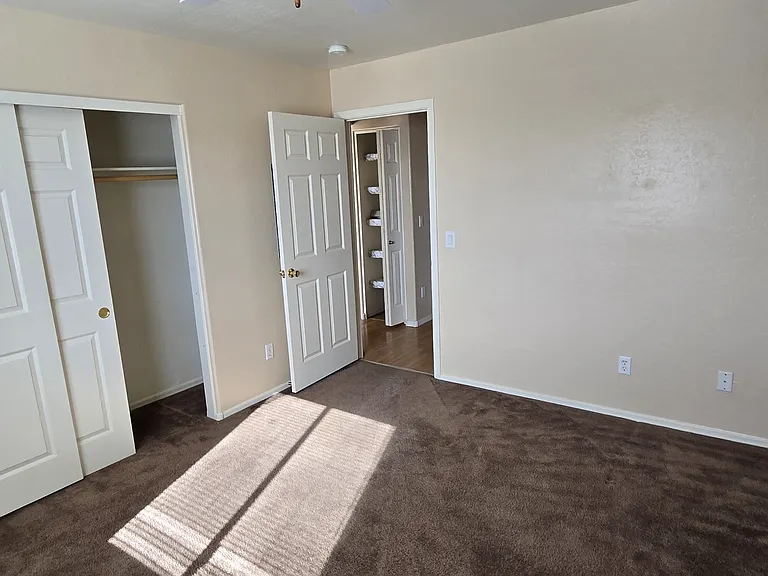 5672 S Estrella Rd #4 — Photo 2
