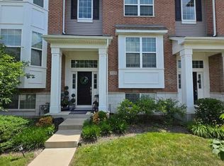 522 Fairway Dr, Naperville, IL 60563