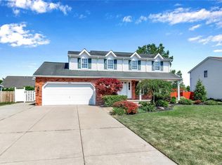 5511 Forest Hill Rd, Lockport, NY 14094