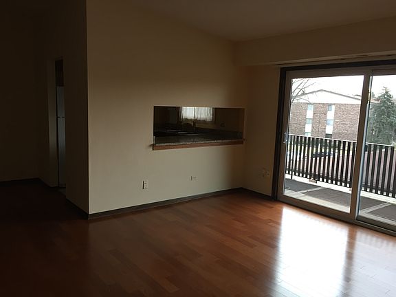 Living room w sliding doors 