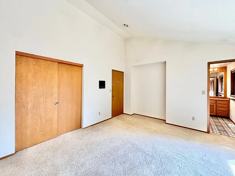 24119 SE 18th Pl — Photo 12