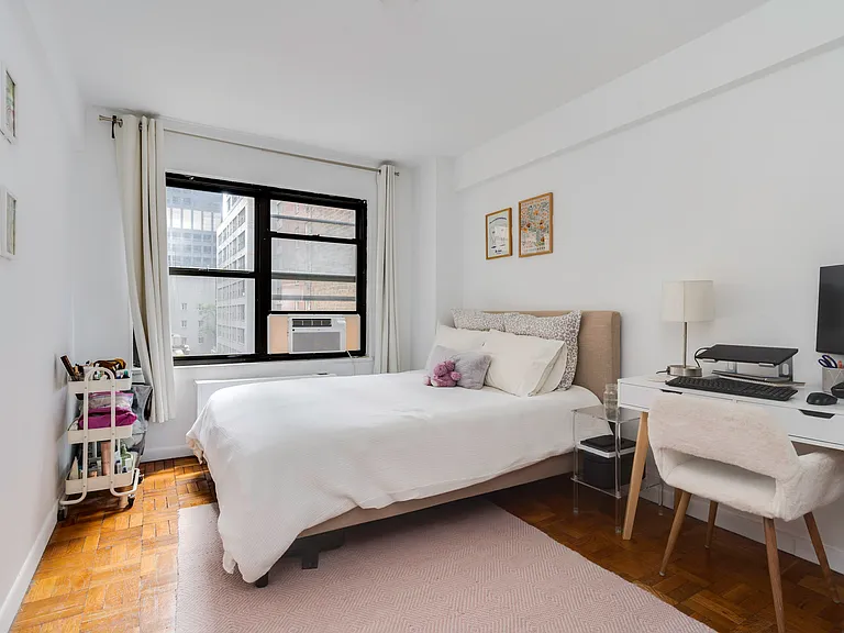 140 E 56th St #6C — Photo 4
