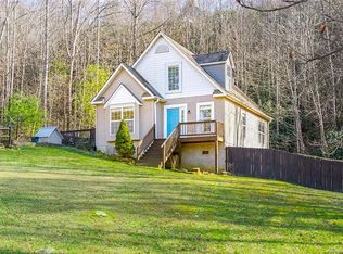 71 Shenandoah Dr, Hendersonville, NC 28792