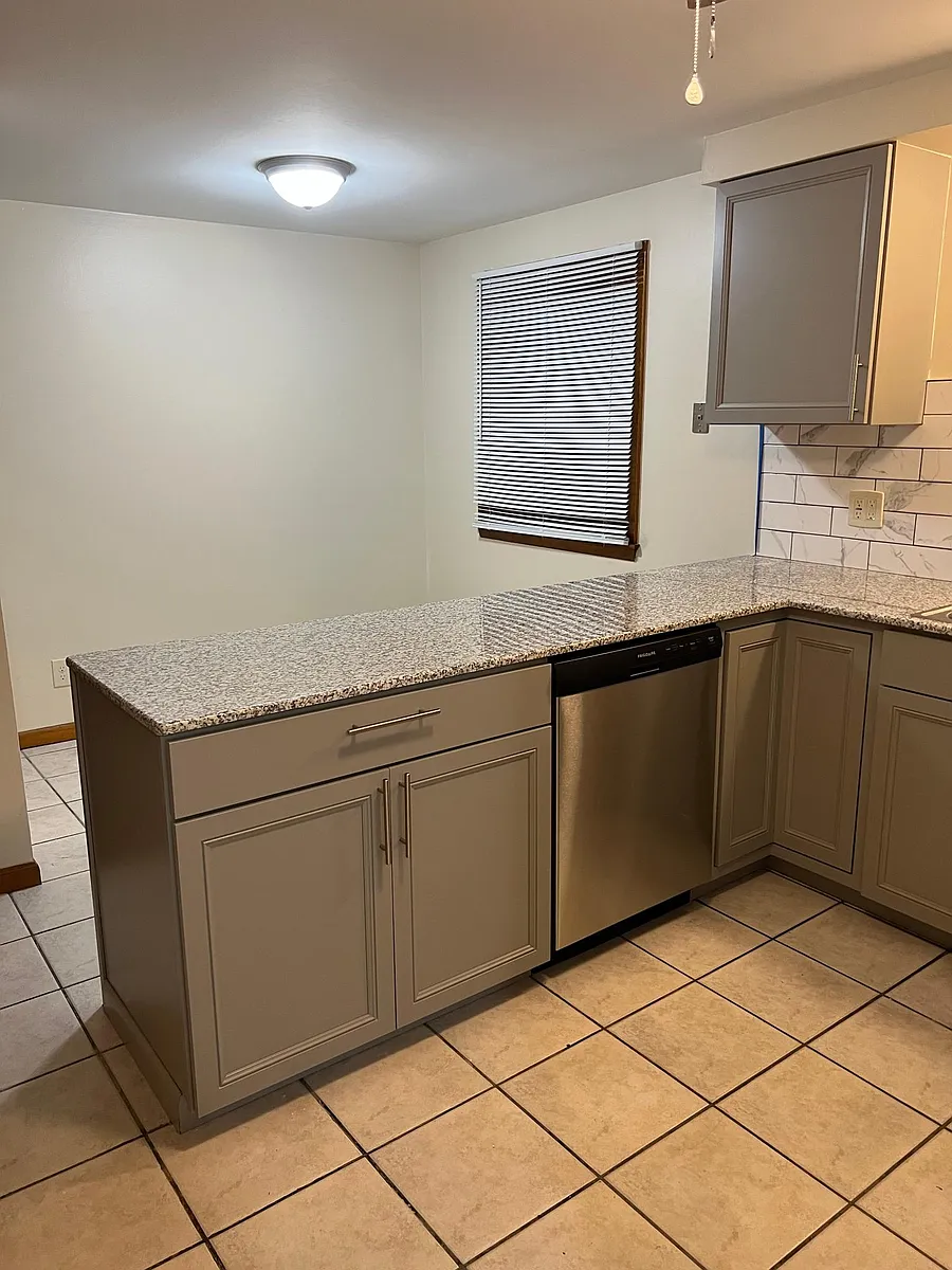 Building Photo - 405 Callodine Ave #LO