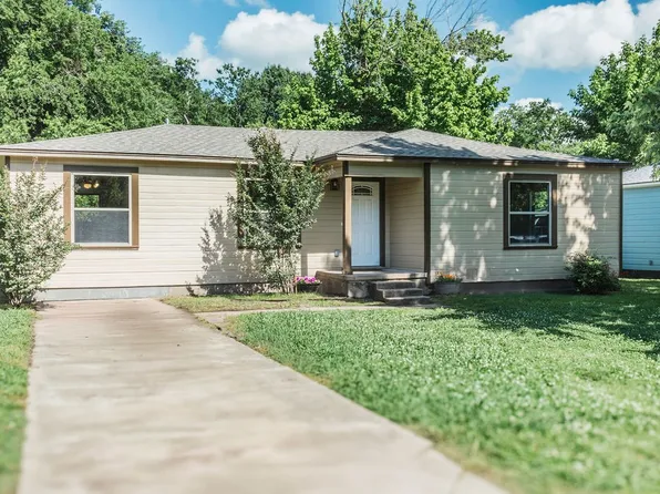 1404 Pecan St, Bonham, TX 75418