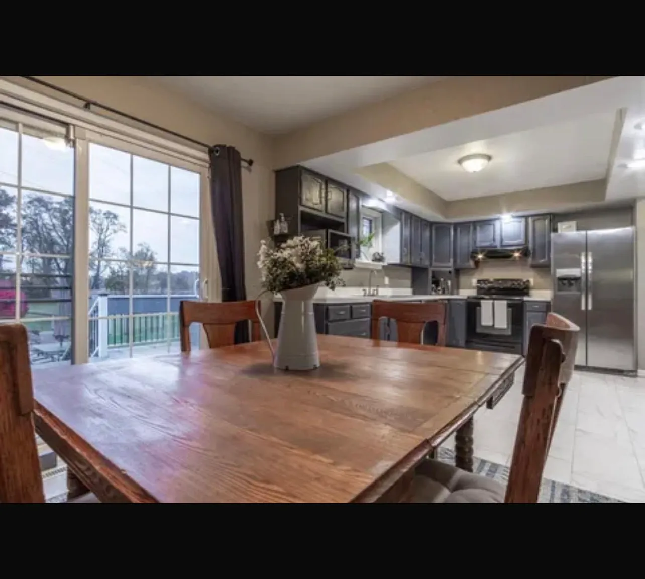 4 bed, 1988 sqft, $2,300 — Photo 3