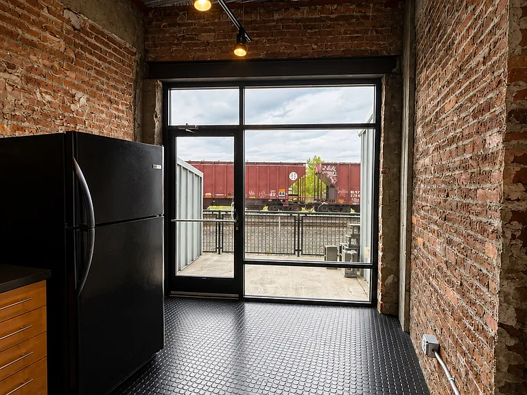 103 E Sprague Ave #207 — Photo 8