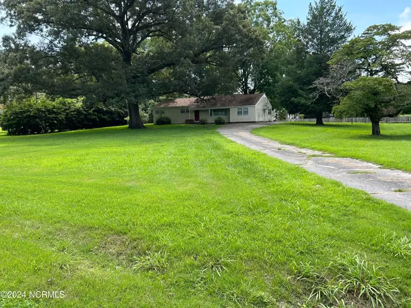802 Laroque Avenue, Maysville, NC 28555