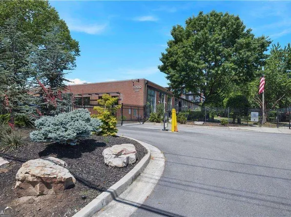 5200 Peachtree Rd APT 2114, Chamblee, GA 30341