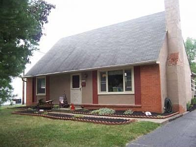 1st image of 1129 Carrousel Dr E