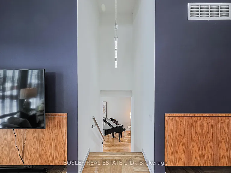 10 Graystone Gdns — Photo 11