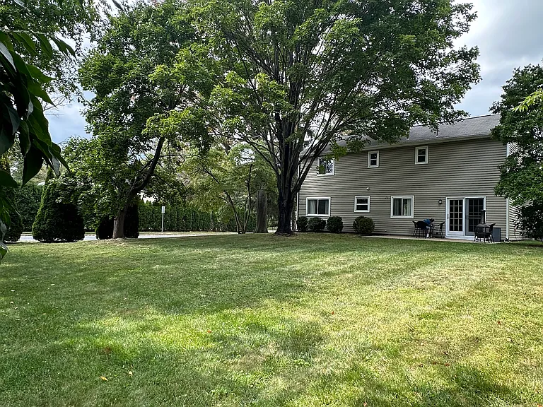 15 Linden Ln — Photo 16