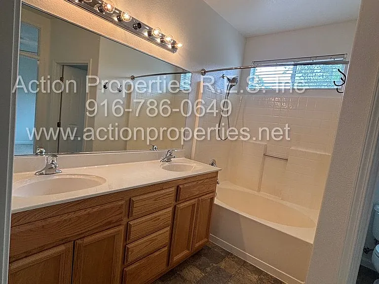 320 Bettencourt Dr — Photo 30