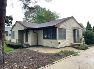 135 E 3rd St, Coal City, IL 60416