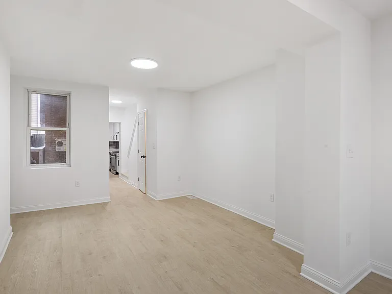 315 E Fort Ave — Photo 4