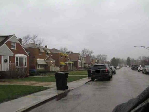 Exterior Neighborhood (street photo)