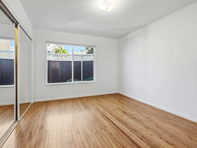 218 Mora St — Photo 17
