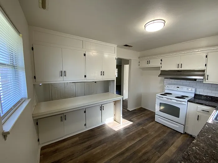 2013 N College Ave — Photo 3