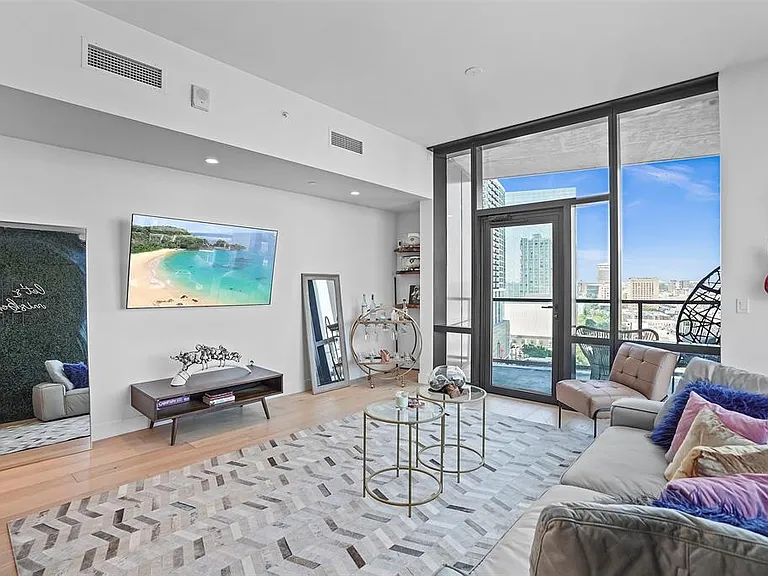 70 Rainey St #1409 — Photo 2
