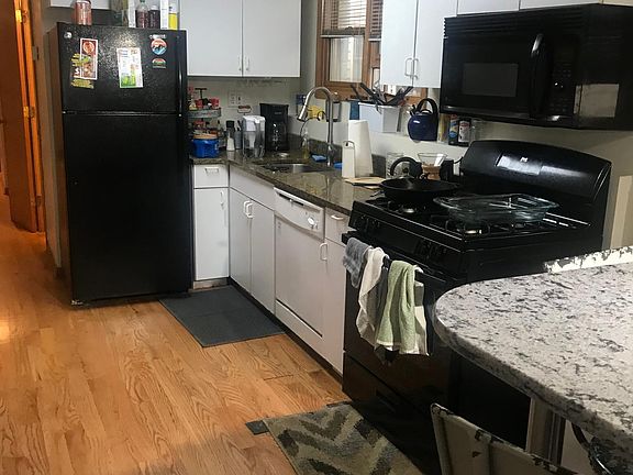 Full kitche