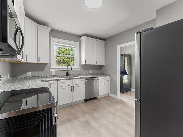 2501 Williams St — Photo 16