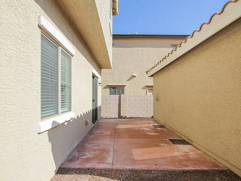4665 E Olney Ave — Photo 16