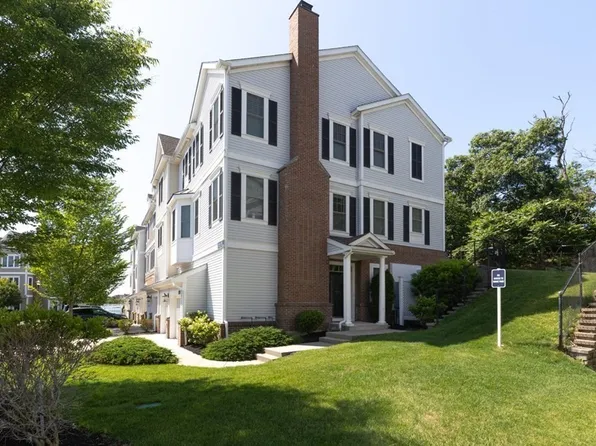 113 Halsted Dr #113, Hingham, MA 02043