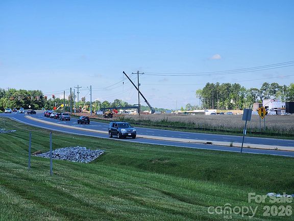 4th image of 1950 Holbrook Rd #3