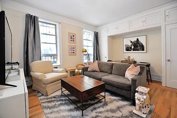 Rented by Buchbinder & Warren | media 17