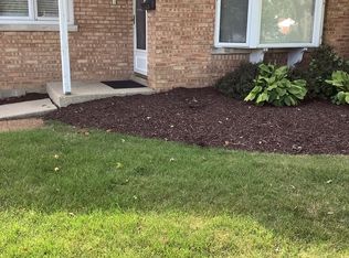 255 Crescent Dr, Chicago Heights, IL 60411