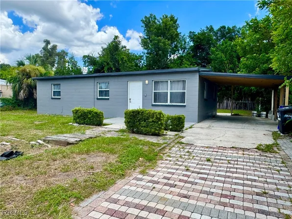 934 Orange Blossom Ln, North Fort Myers, FL 33903